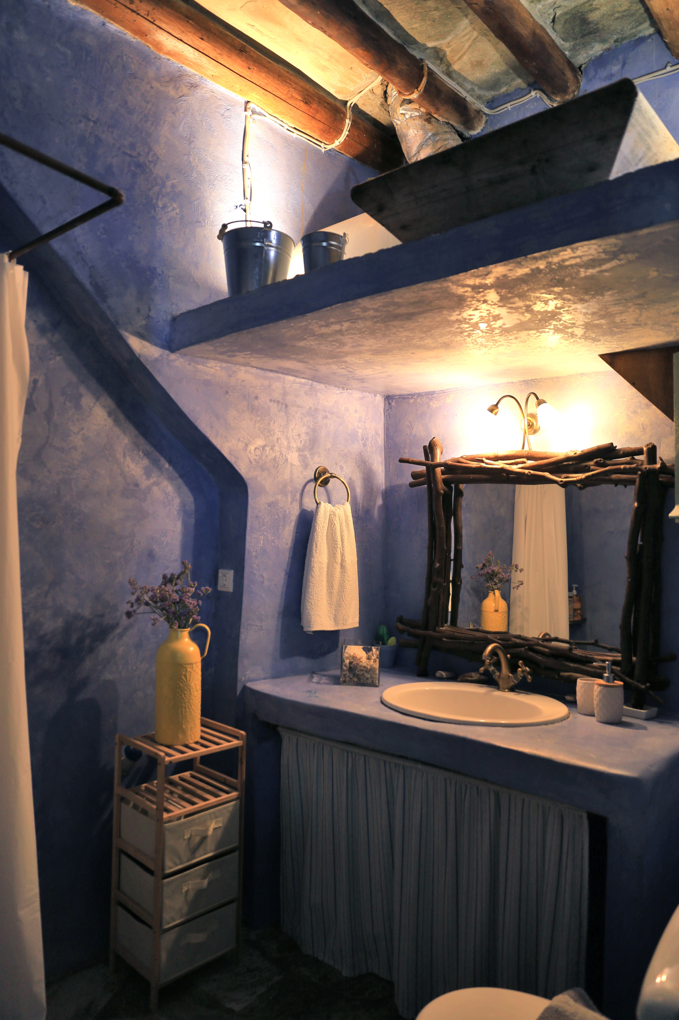 junior bathroom blue