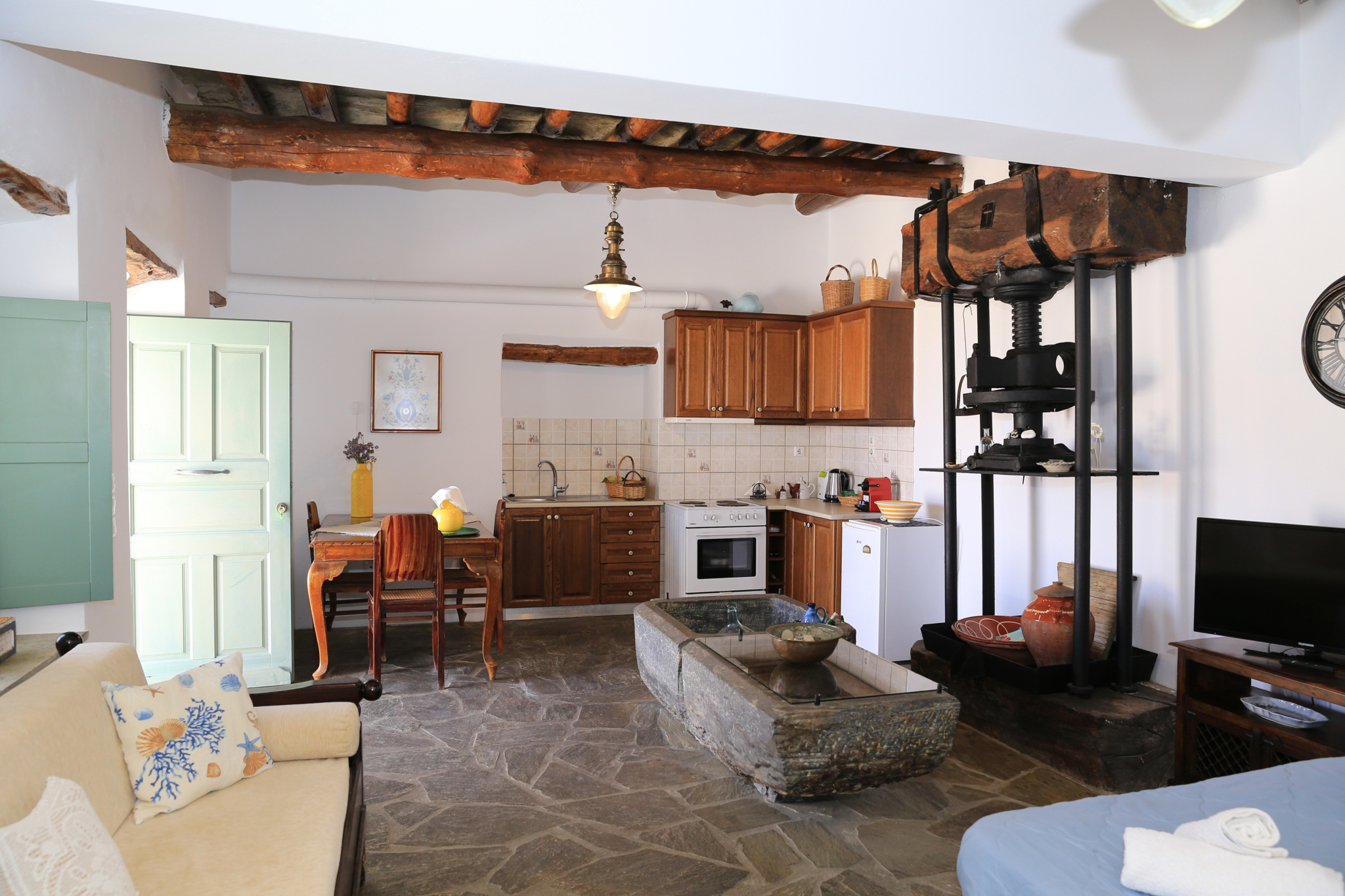 junior guesthouse kitchen and bedroom